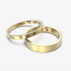 Vielsesringe  i 18 kt guld med skarpe kanter