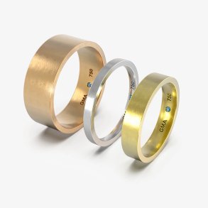 Vielsesringe  i 18 kt guld med skarpe kanter