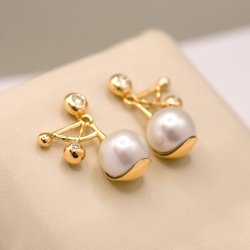 Perlereringe i guld  st med restikker og aftagelige vedhng